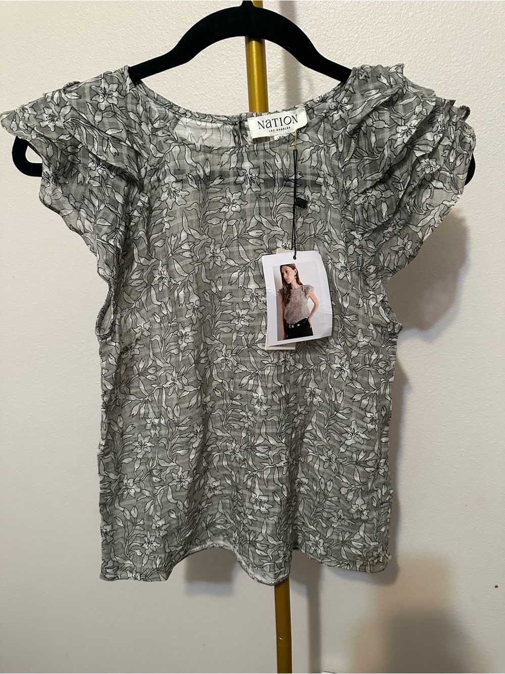 Nation LTD Gray Floral Ruffled Sleeve Blouse